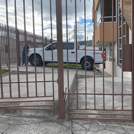 Instant Hotel - Departamento En Ambato Exterior photo